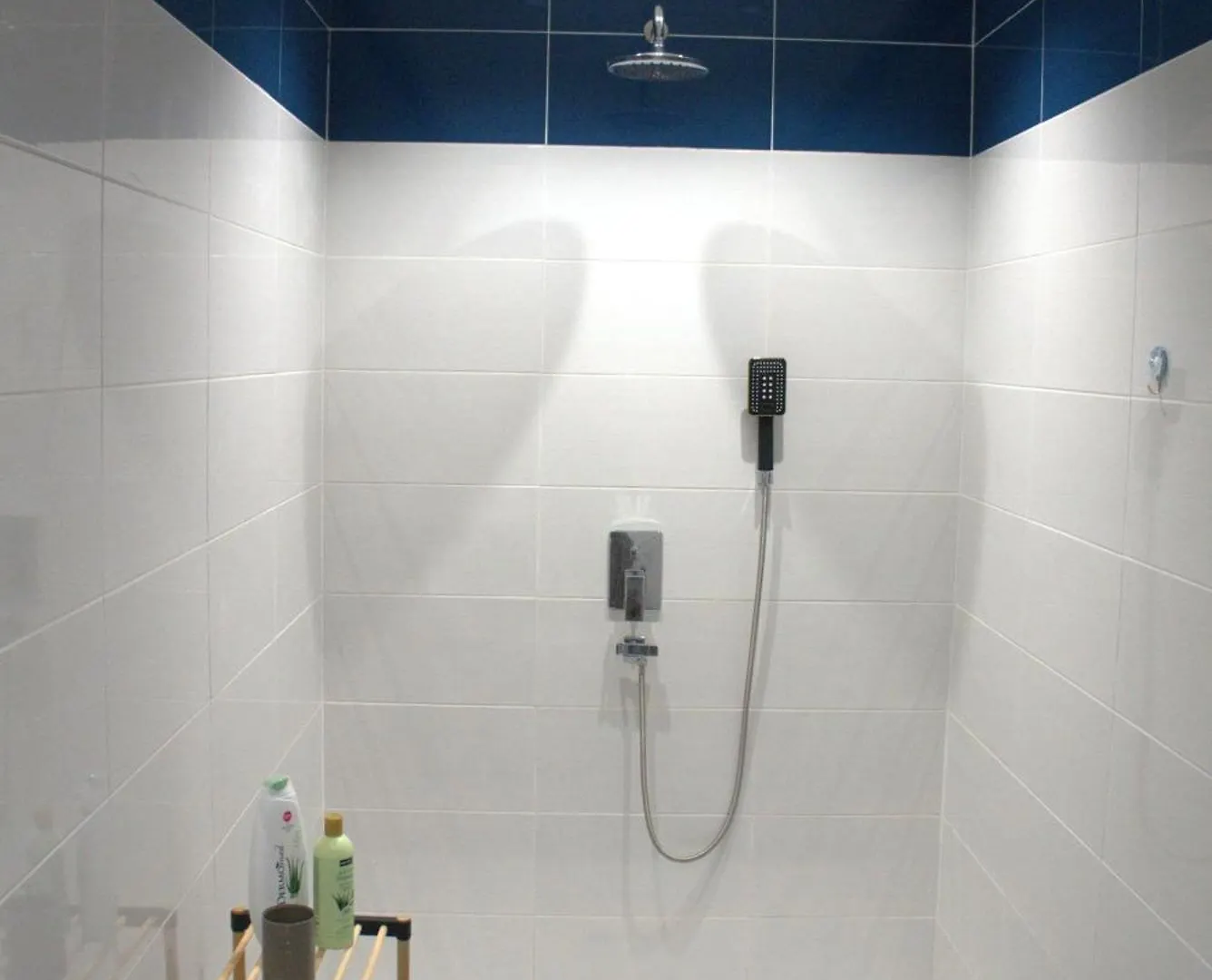Komuna Parisit Olympic Apartment Tirana Albania